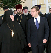 Президент России Д.А. Медведев посетил Свято-Троицкий Серафимо-Дивеевский монастырь