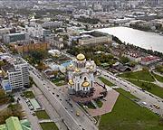 В Екатеринбурге священники освятят 400 машин ГИБДД