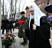 Святейший Патриарх Кирилл отдал дань памяти воинам, погибшим при исполнении служебного долга