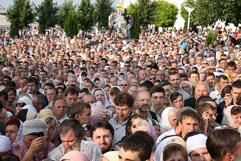 Последний день Патриаршего визита на Украину. Божественная литургия в Почаевской лавре.