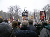 На Славянской площади столицы прошел митинг в защиту храма Иоанна Предтечи в Сокольниках