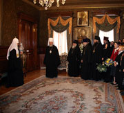 Сотрудники Московской Патриархии поздравили Святейшего Патриарха Кирилла с интронизацией