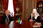 Святейший Патриарх Алексий встретился с Послом ФРГ в РФ Вальтером Юргеном Шмидтом