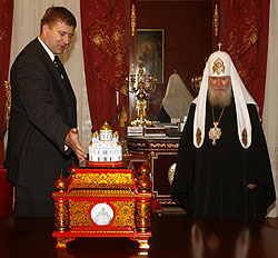Полпред Президента в Приволжском федеральном округе поздравил Святейшего Патриарха с юбилеем служения в архипастырском сане