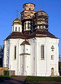 Черниговские православные обороняют от захвата церковь святой Екатерины