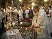В праздник Крещения Господня Местоблюститель Патриаршего престола совершил Божественную литургию в Богоявленском кафедральном соборе