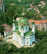 Андреевская церковь в Киеве находится под угрозой сползания в сторону Подола