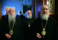 Члены Священного Синода совершили литию по митрополиту Лавру, архиепископам Паисию и Софронию