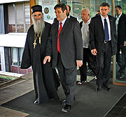 Премьер-министр Сербии В. Коштуница посетил Патриарха Сербского Павла в Военно-Медицинской академии Белграда