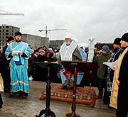 Митрополит Таллинский Корнилий совершил молебен на месте строительства православного храма в столице Эстонии