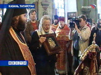 Казанской епархии переданы частицы ризы Богородицы и мощей семи святых