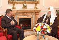 Святейший Патриарх Алексий встретился с заместителем председателя движения 'Сила Сербии' Драгомиром Каричем