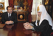 Святейший Патриарх Алексий встретился с главой администрации Алтайского края Александром Карлиным