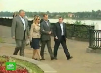 Дмитрий Медведев осмотрел восстанавливаемый Успенский собор на набережной Ярославля
