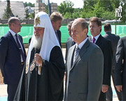 Святейший Патриарх Кирилл и премьер-министр Путин приняли участие в церемонии закладки первого камня храмового комплекса в Одинцовском районе