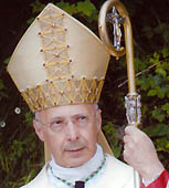 Архиепископу Генуи Анджело Баньяско, активному противнику легализации однополых 'браков', вновь угрожают расправой