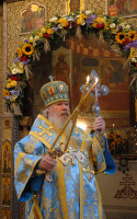 В день праздника Сретения Владимирской иконы Божией Матери Святейший Патриарх совершил Божественную литургию в соборе московского Сретенского монастыря