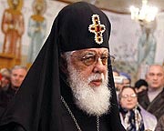 Католикос-Патриарх всея Грузии призвал власти и оппозицию к мирному разрешению накопившихся проблем