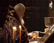 Святейший Патриарх Алексий совершил богослужения Крестопоклонной Недели в Храме Христа Спасителя