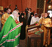 В день памяти блаженного Василия Московского Святейший Патриарх Алексий совершил Божественную литургию в соборе Покрова на Рву