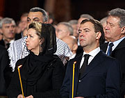 На отпевание Святейшего Патриарха Алексия в Храм Христа Спасителя прибыли Дмитрий Медведев и Владимир Путин