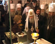 Святейший Патриарх Алексий посетил выставку 'Собор Русских Патриархов' в Мироваренной палате Московского Кремля