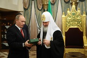 Святейший Патриарх Кирилл принял поздравления с интронизацией от государственных, религиозных и общественных деятелей России