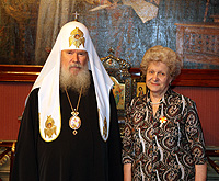 Старейшая сотрудница Московской Патриархии В.В. Савельева награждена орденом преподобной Евфросинии Московской