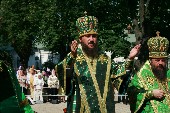 В день своего тезоименитства ректор Киевских духовных школ архиепископ Антоний совершил богослужение на площади перед Успенским собором Киево-Печерской лавры