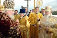 Святейший Патриарх Алексий встретил афонские святыни в храме Христа Спасителя
