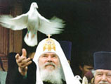В праздник Благовещения на Соборной площади Кремля Святейший Патриарх Алексий выпустит из клеток птиц