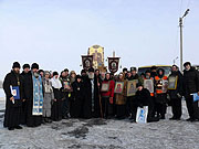 Старейший архипастырь Русской Православной Церкви возглавил крестный ход Владивосток-Москва, прибывший в Омск