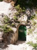 В Белгородской епархии восстанавливается пещерный монастырь