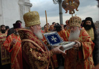 Святейший Патриарх возглавил встречу принесенных с Афона мощей св. вмч. Георгия Победоносца