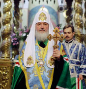 В 84-ю годовщину преставления святителя Тихона, Патриарха Всероссийского, Святейший Патриарх Кирилл совершил молебен в Донском монастыре, где пребывают мощи святого
