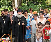 Архиереи Русской Православной Церкви посещают беженцев из Южной Осетии
