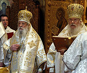 Предстоятель Русской Церкви совершил Литургию в Успенском соборе Московского Кремля в сослужении иерархов Зарубежной Церкви