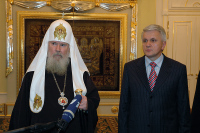 Святейший Патриарх Алексий и Председатель украинского парламента дали краткую совместную пресс-конференцию