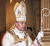 Лидер последователей архиепископа Лефевра приветствует решение Бенедикта XVI
