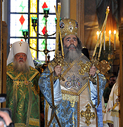 В День Святого Духа Патриарх Иерусалимский Феофил совершил Божественную литургию в Троицком соборе Русской духовной миссии в Иерусалиме