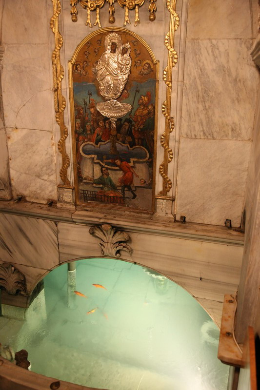 Панихида в монастыре в честь иконы Божией Матери «Живоносный источник»