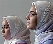 Европейский суд по правам человека счел правомерным исключение школьниц-мусульманок за ношение платка