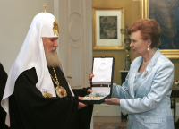 Президент Латвии и Предстоятель Русской Православной Церкви вручили друг другу высокие награды