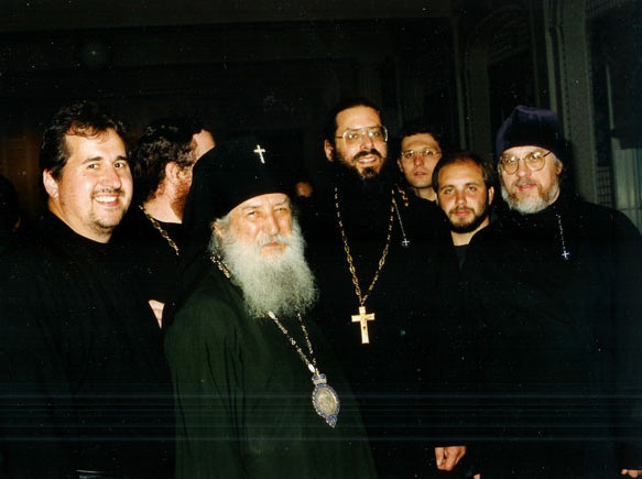 Архиепископ Лавр с преподавателями и студентами семинарии (фото сайта РПЦЗ)