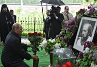 Премьер-министр РФ Владимир Путин посетил некрополь Донского монастыря