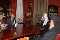 Святейший Патриарх Алексий встретился с послом Королевства Марокко