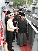 Делегация Костромской епархии посетила боевой корабль и штаб Тихоокеанского флота