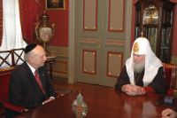 Святейший Патриарх Алексий встретился с президентом благотворительного фонда 'Призыв совести' раввином Артуром Шнаером