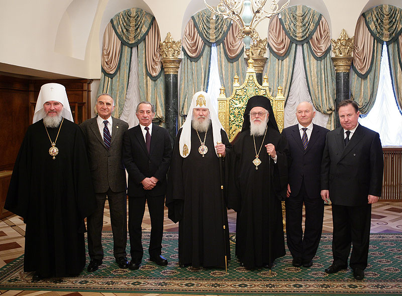 Церемония вручения премий Фонда единства православных народов за 2005 год