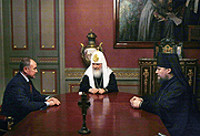 Святейший Патриарх Кирилл встретился с Полномочным представителем Президента РФ в Дальневосточном федеральном округе